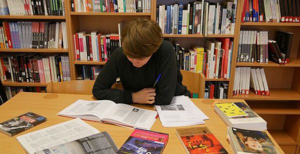 Interuniversitäres Forschungsnetzwerk Elfriede Jelinek Interuniversitäres Forschungsnetzwerk Elfriede Jelinek